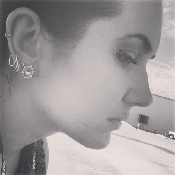 Meet your Posher, Casey✌🏼 - Picture 5 of 8